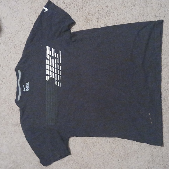 Mens black and white Nike tshirt size L - Picture 1 of 6
